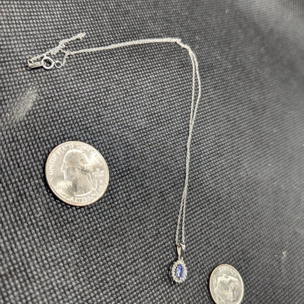 10k Tanzanite Necklace Oval with chain